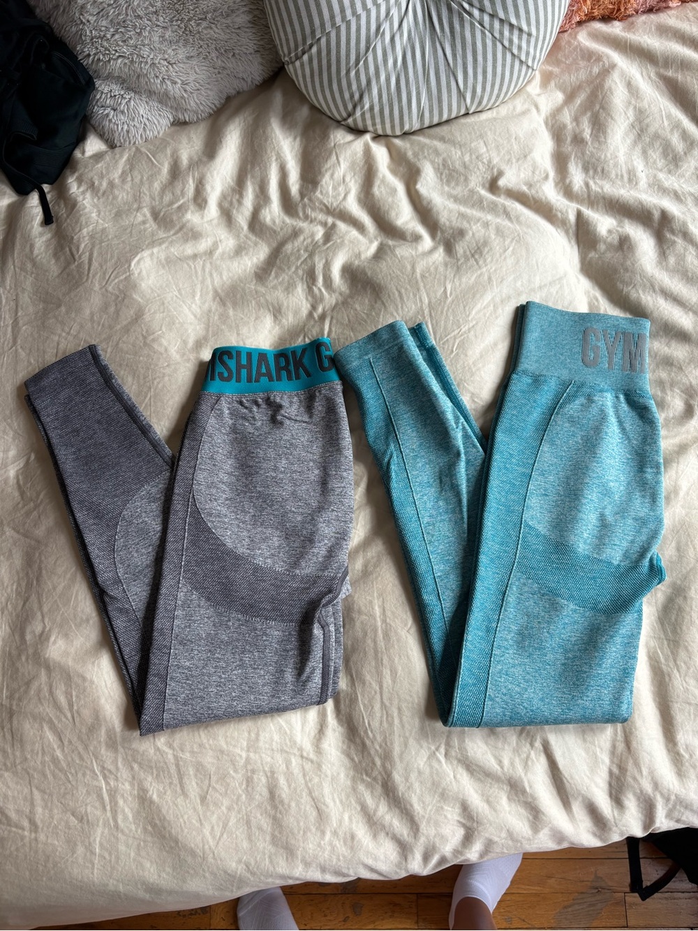 Gymshark bundle Seamless Leggings - Gray and Teal/ Blue